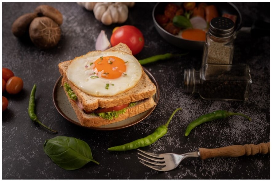 Sweet And Spicy Egg Sandwich